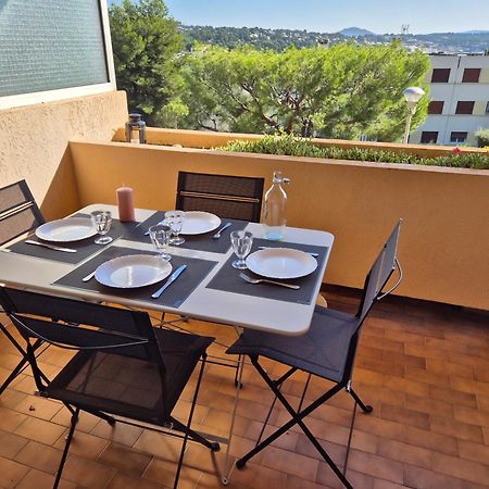 בנדול T2 Vue Mer Dans Residence Calme / T2 Sea View In A Quiet Residence מראה חיצוני תמונה