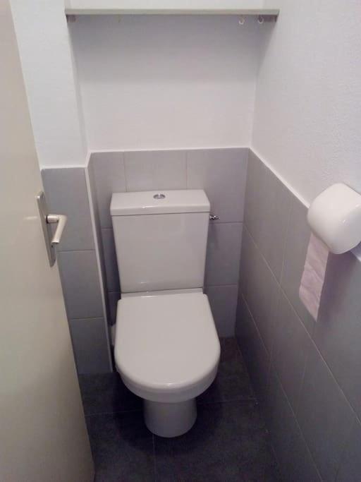 בנדול T2 Vue Mer Dans Residence Calme / T2 Sea View In A Quiet Residence מראה חיצוני תמונה